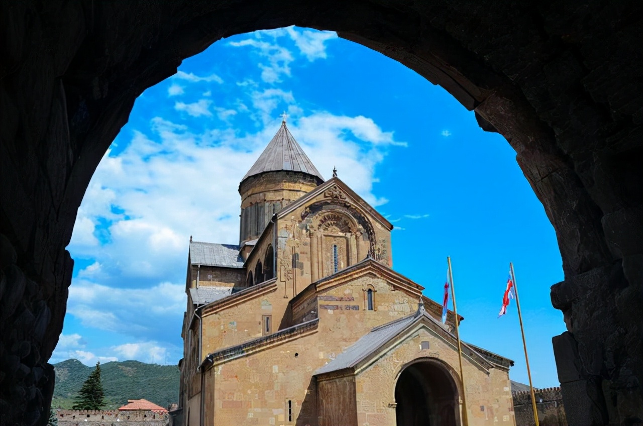 处处教堂的姆茨赫塔，基督教的起源