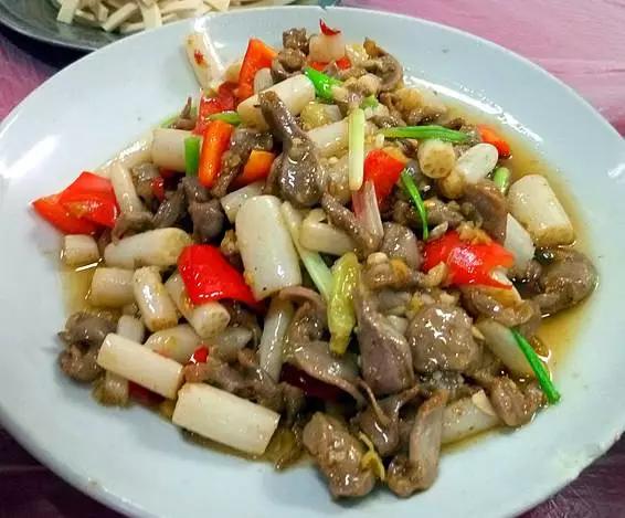 武汉老街坊都爱吃,这家店靠番茄鱼俘获了很多光谷人的胃