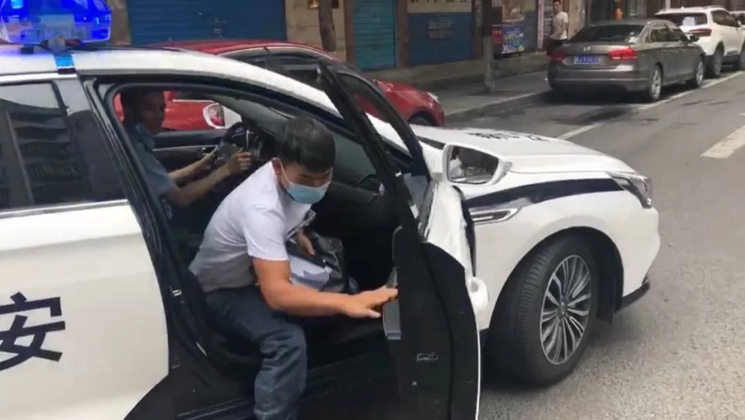 交警全力护航,交警部门全力护航高考