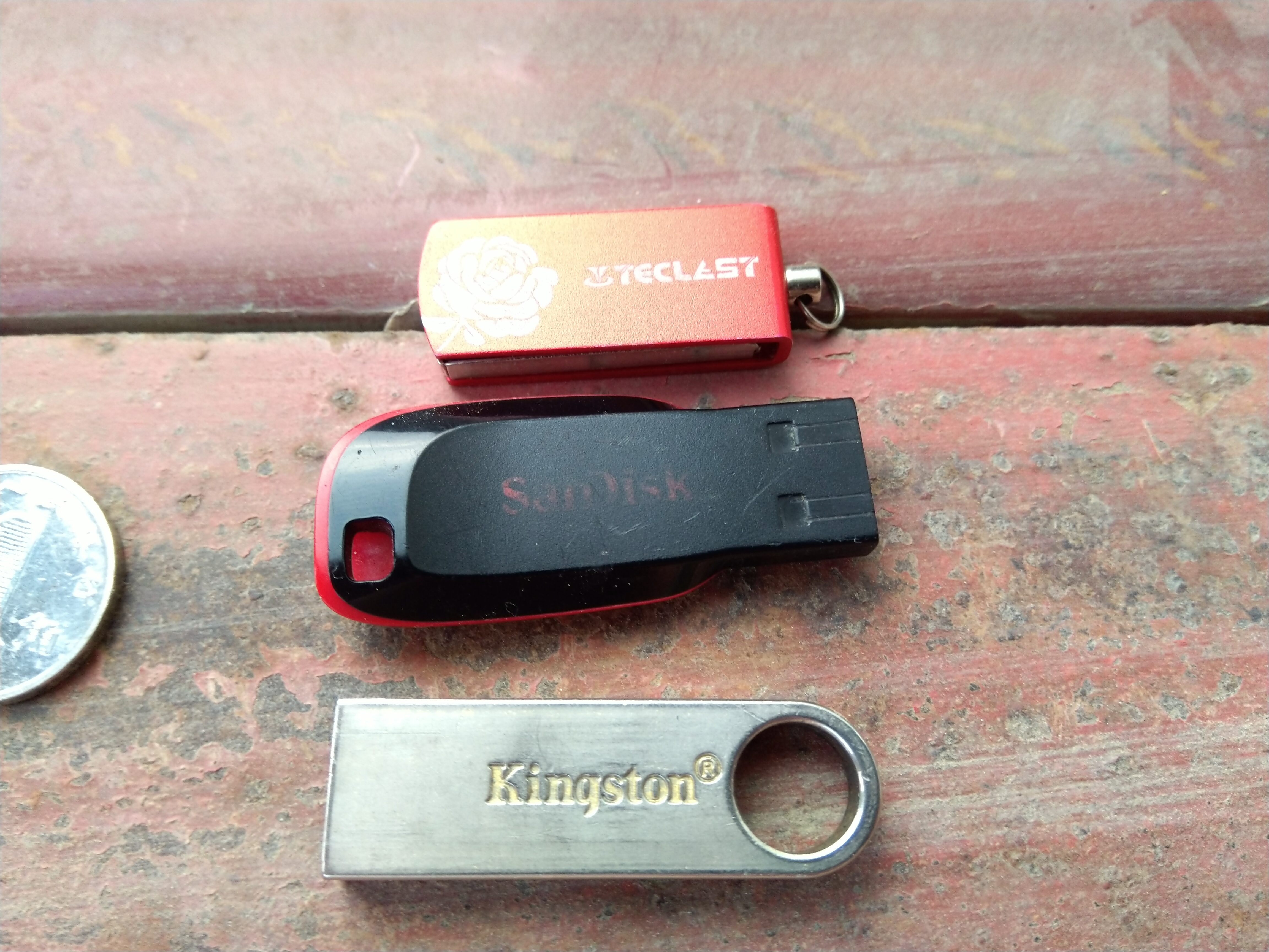 怎么辨别u盘的好与坏真假,怎么看真假u盘的区别