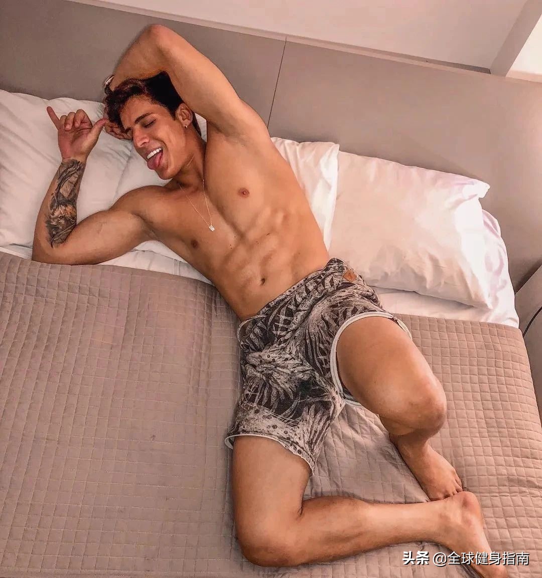 内马尔年轻男模,内马尔老妈照片