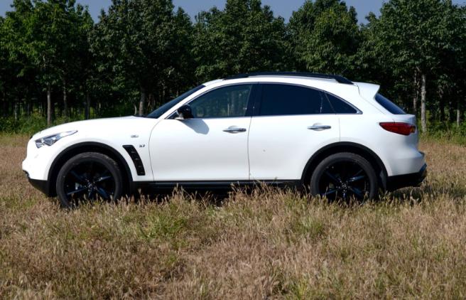 英菲尼迪qx70s绝影版排气管声音,日产英菲尼迪qx70