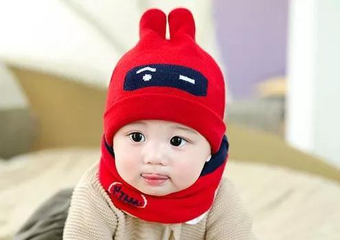 科学育儿新生儿是否需要戴帽子,新生宝宝要一直戴着帽子吗
