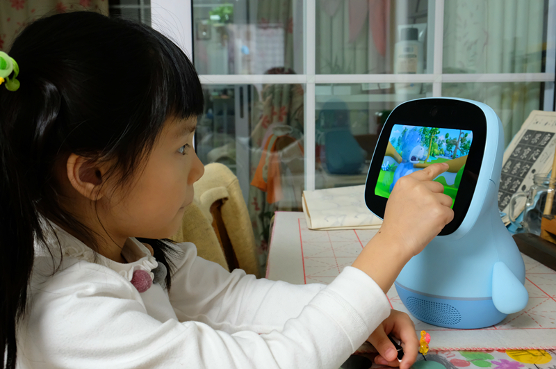 聪聪ai陪伴教育机器人开箱篇,有你的日子很开心