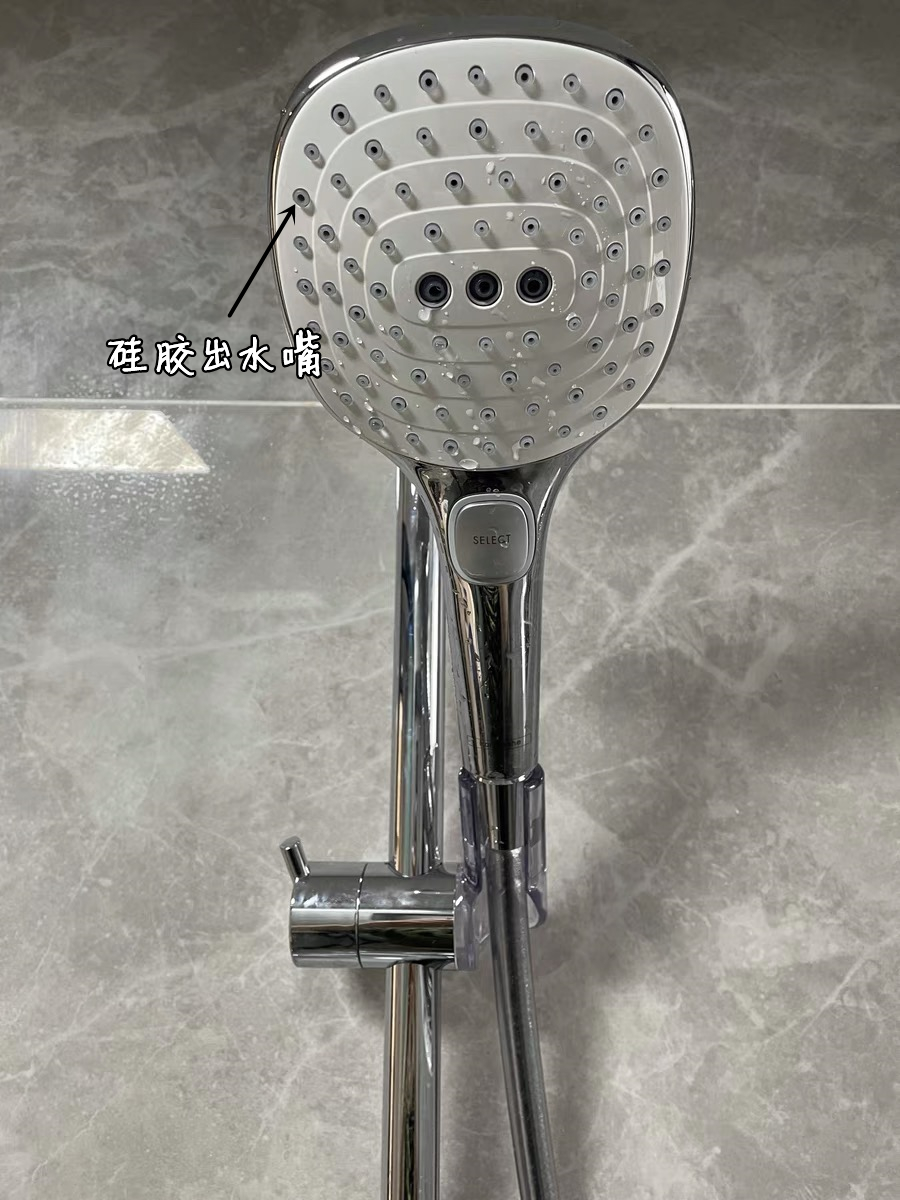 洗了十多年冷水澡,你都想象不到用久了的花洒有多脏