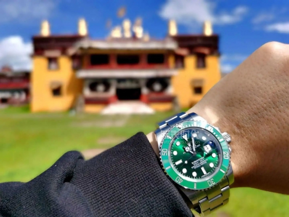 网友晒自己微信好友数量,网友晒1300手表