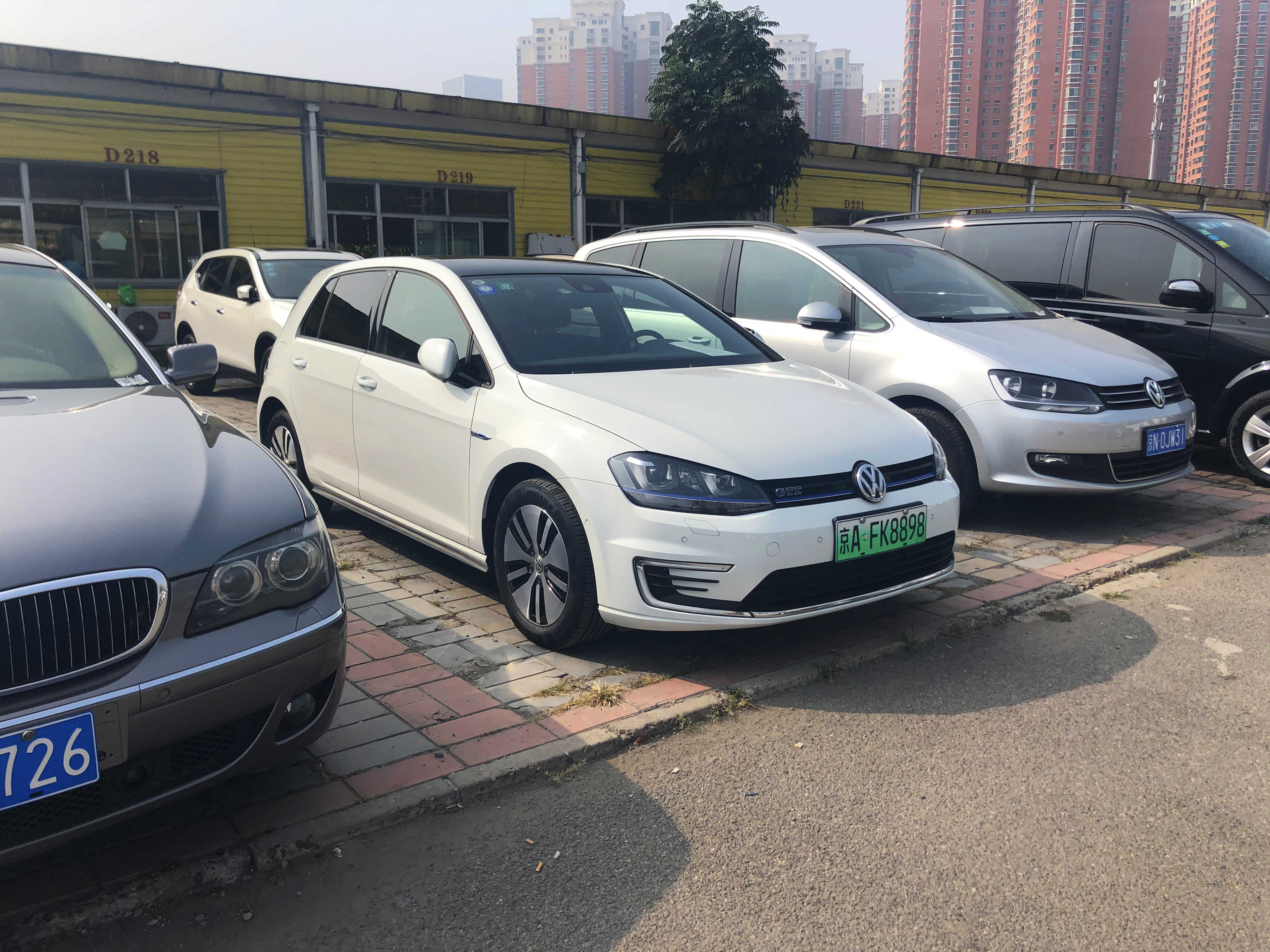 都说二手新能源车便宜为啥买不到,还有人说新能源车不靠谱吗