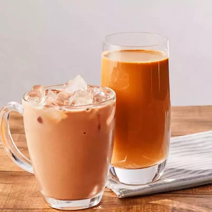 靠杯子创新，6平小店月营收50万，7年开出200家直营店