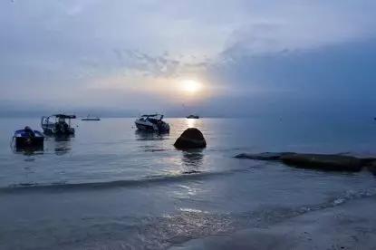 假期撒手没的戏精同事们,竟然在我挤春运的时候吹海风??(下)