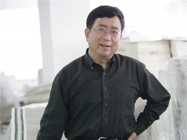 余秋雨自称不识易中天,那易中天因何会瞧不起余秋雨?