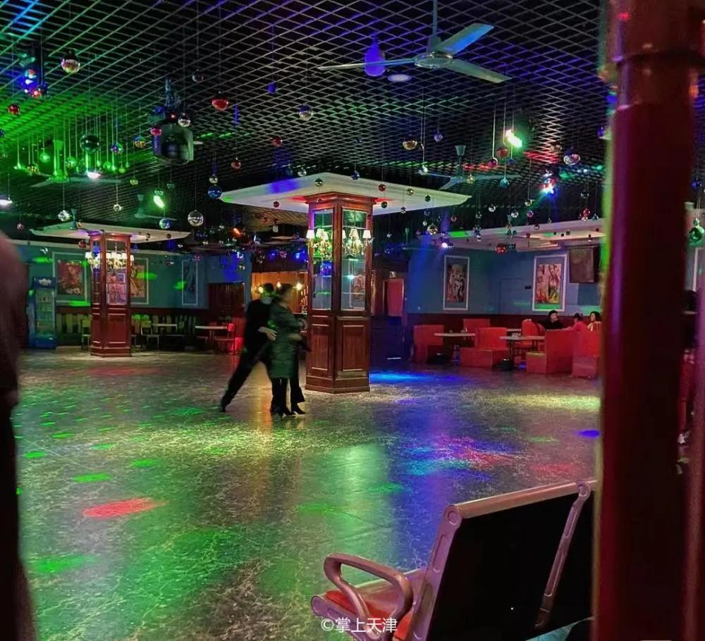 天津体院北菜市场买衣服,天津卖衣服的菜市场