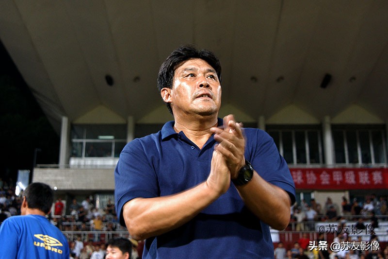 中国足球原教练迟尚斌,江苏舜天主帅离队