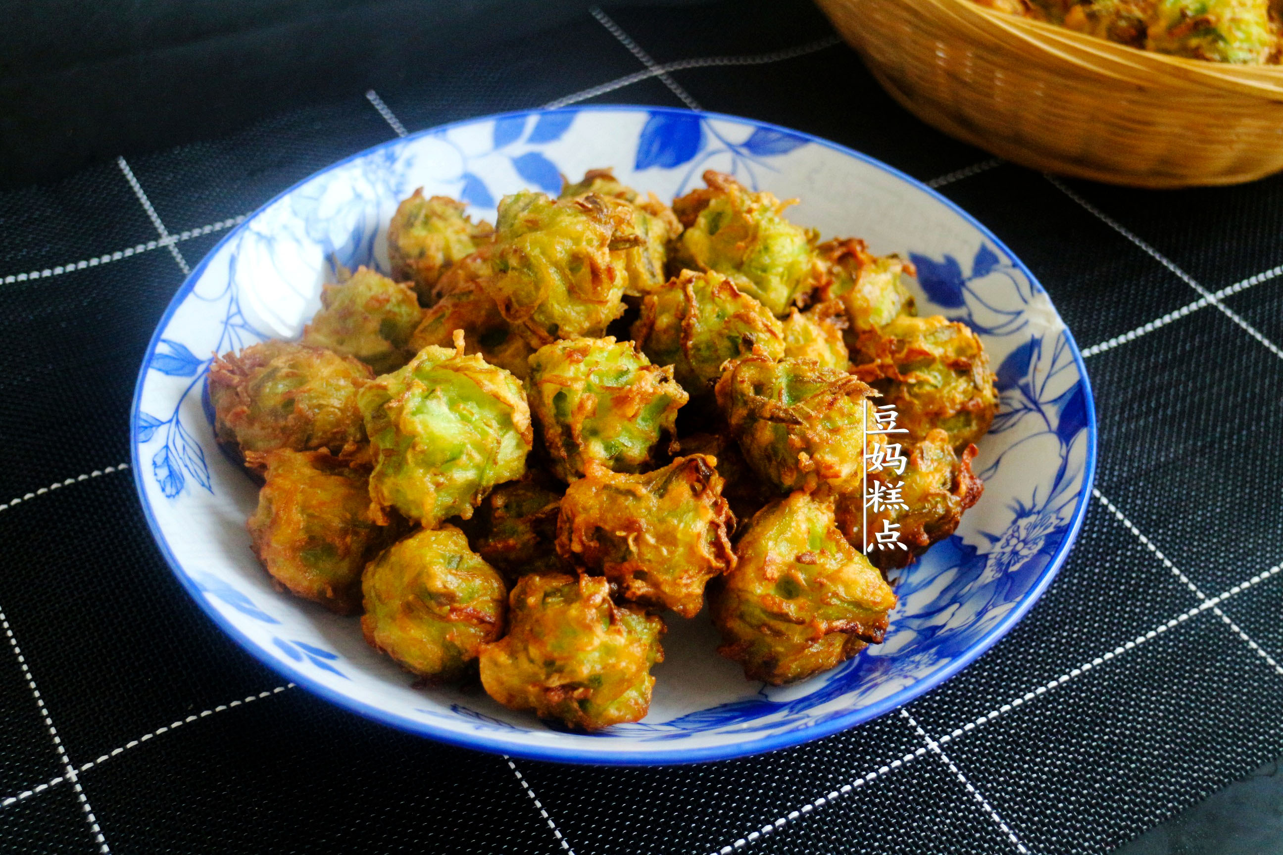 炸好丸子萝卜怎么做好吃,萝卜丸子放什么炸又酥又软