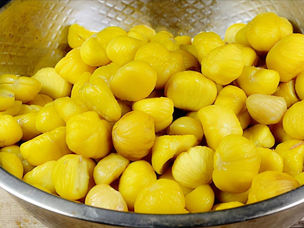 板栗去壳怎么才能快速剥皮,板栗怎么快速剥皮不需要任何工具