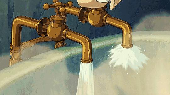 穿开裆裤的宝宝随地小便,穿开裆裤的宝宝随地大便