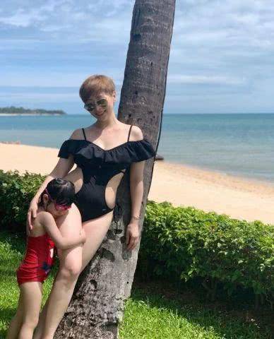 加拿大白富美香港演艺路：生不逢时的龙套生涯，她收获了完美婚姻