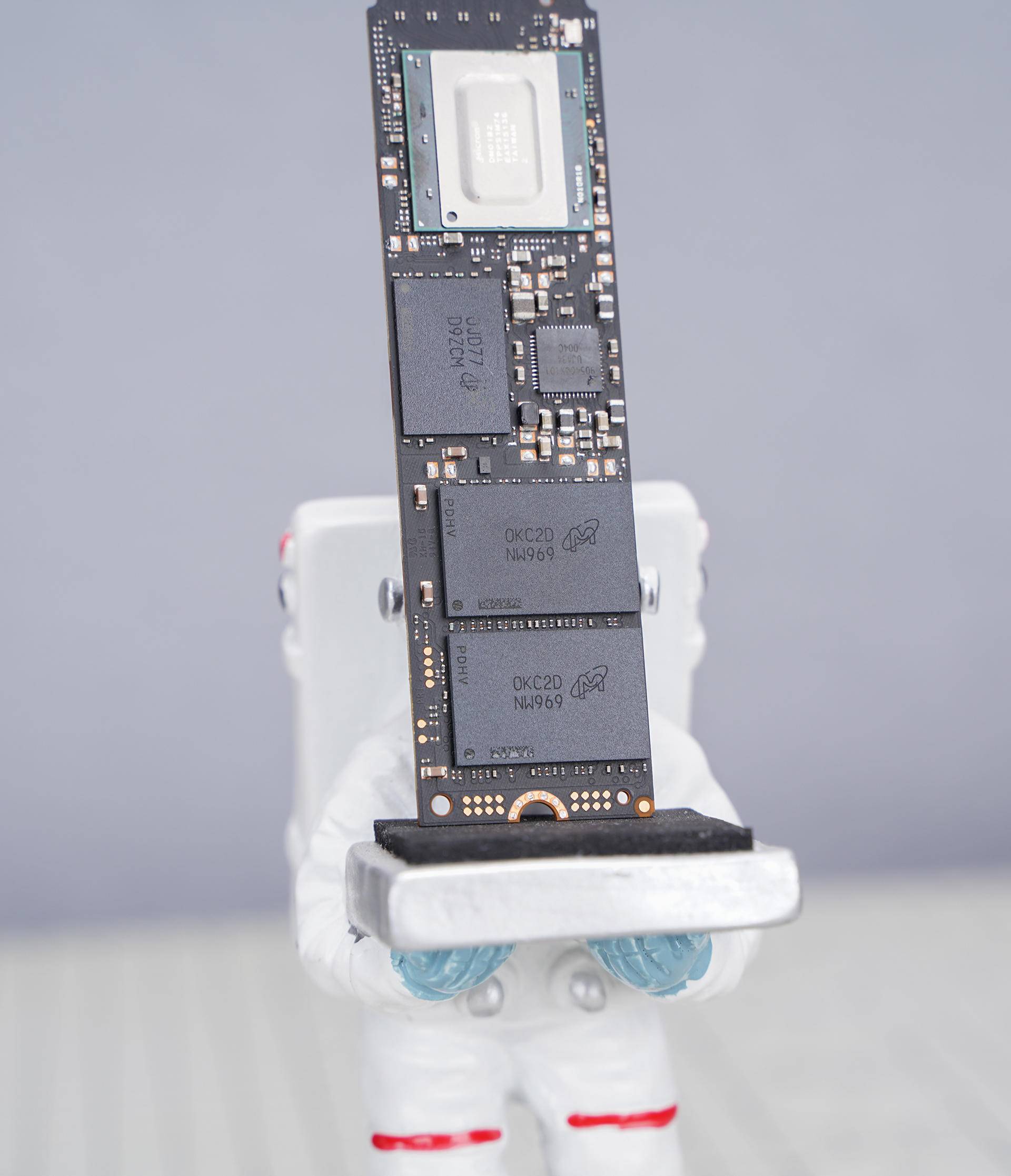 crucial英睿达p51tb固态硬盘评测,英睿达p5加装固态硬盘