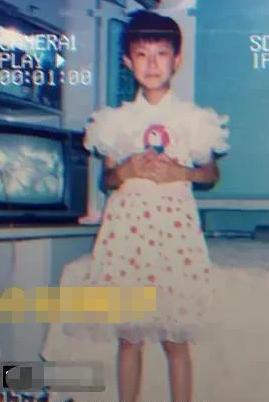 他北漂跑龙套演尸体，因穿*袜丝**跳舞出名，今两登春晚一夜爆红