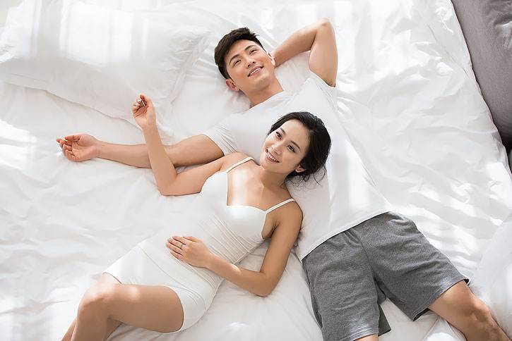 情侣间没有爱情能继续坚持下去吗,情侣之间没有接触能维持多久