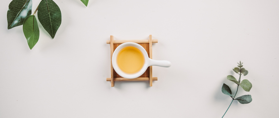 世事纷扰，见如不见，一笑了之