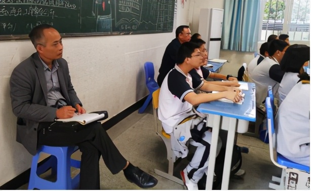 立足校情深入课堂教学视导助力发展——县教师进修校到侨中开展教学视导