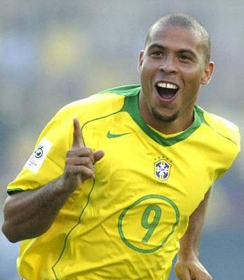 天下足球催泪旁白,天下足球催泪解说员是谁