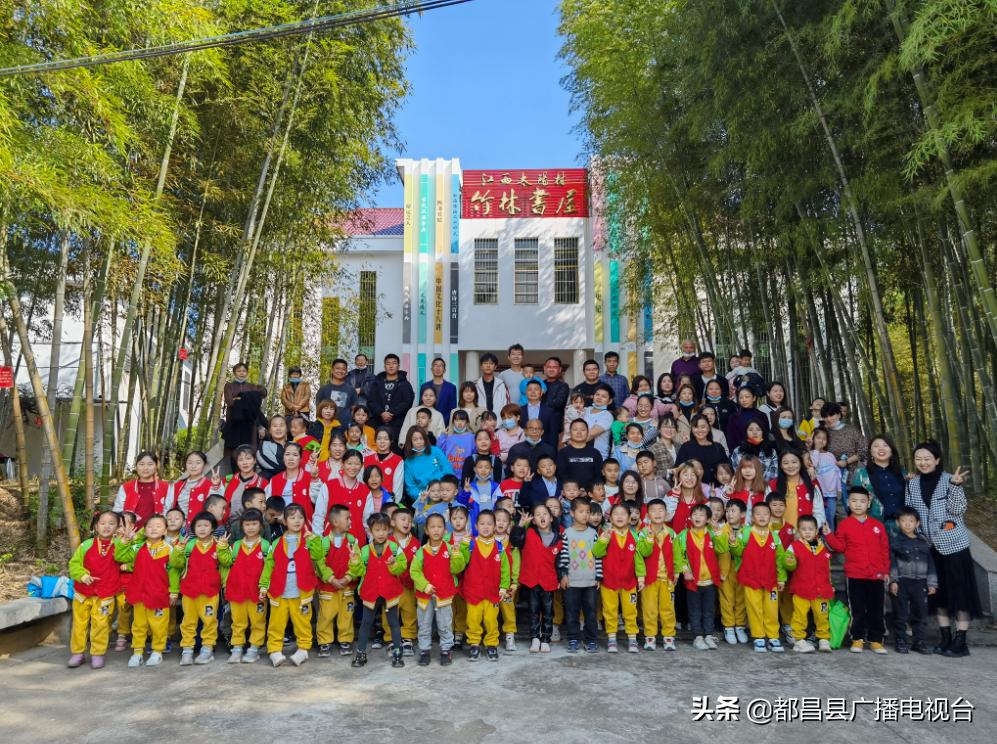 爱心传递情暖六一,爱心助力教育关怀传递温暖