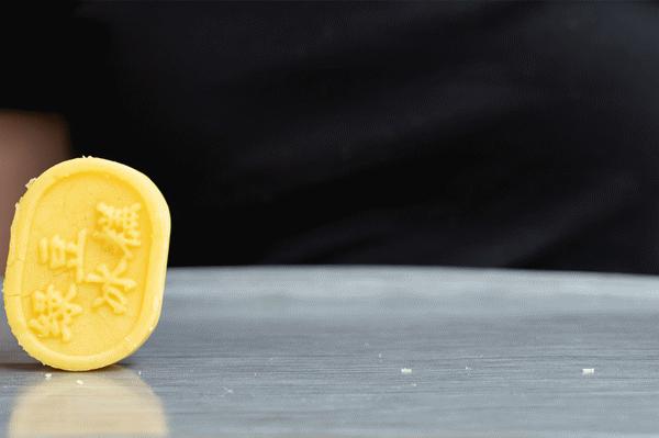 鲍师傅绿豆糕什么味的好吃,鲍师傅绿豆冰糕是酸的吗