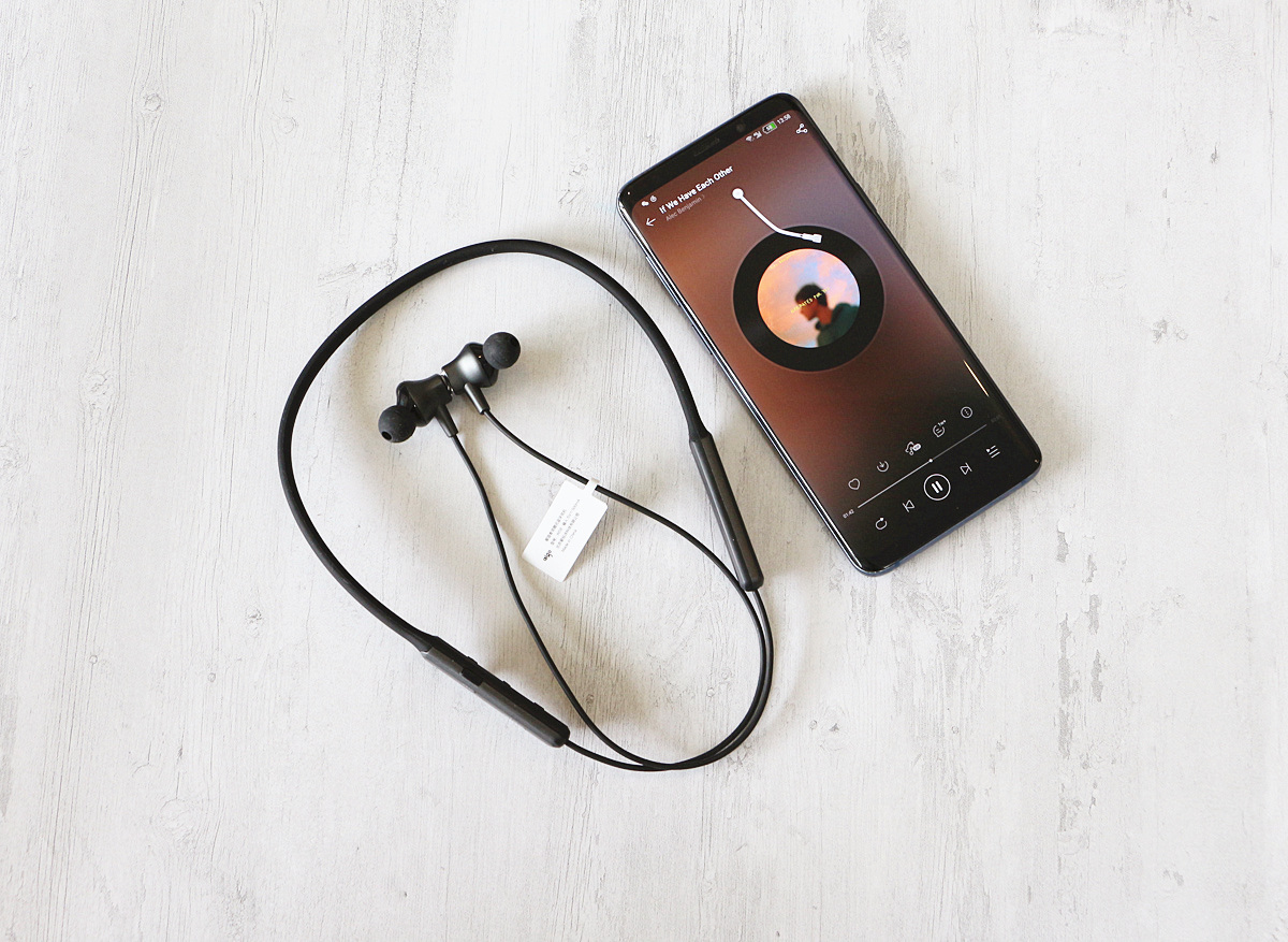 苹果AirPods太贵？耳机也可很爱国！爱国者W08颈圈式蓝牙耳机体验