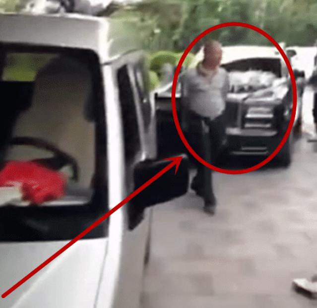 劳斯莱斯和五菱当婚车,五菱神车和劳斯莱斯