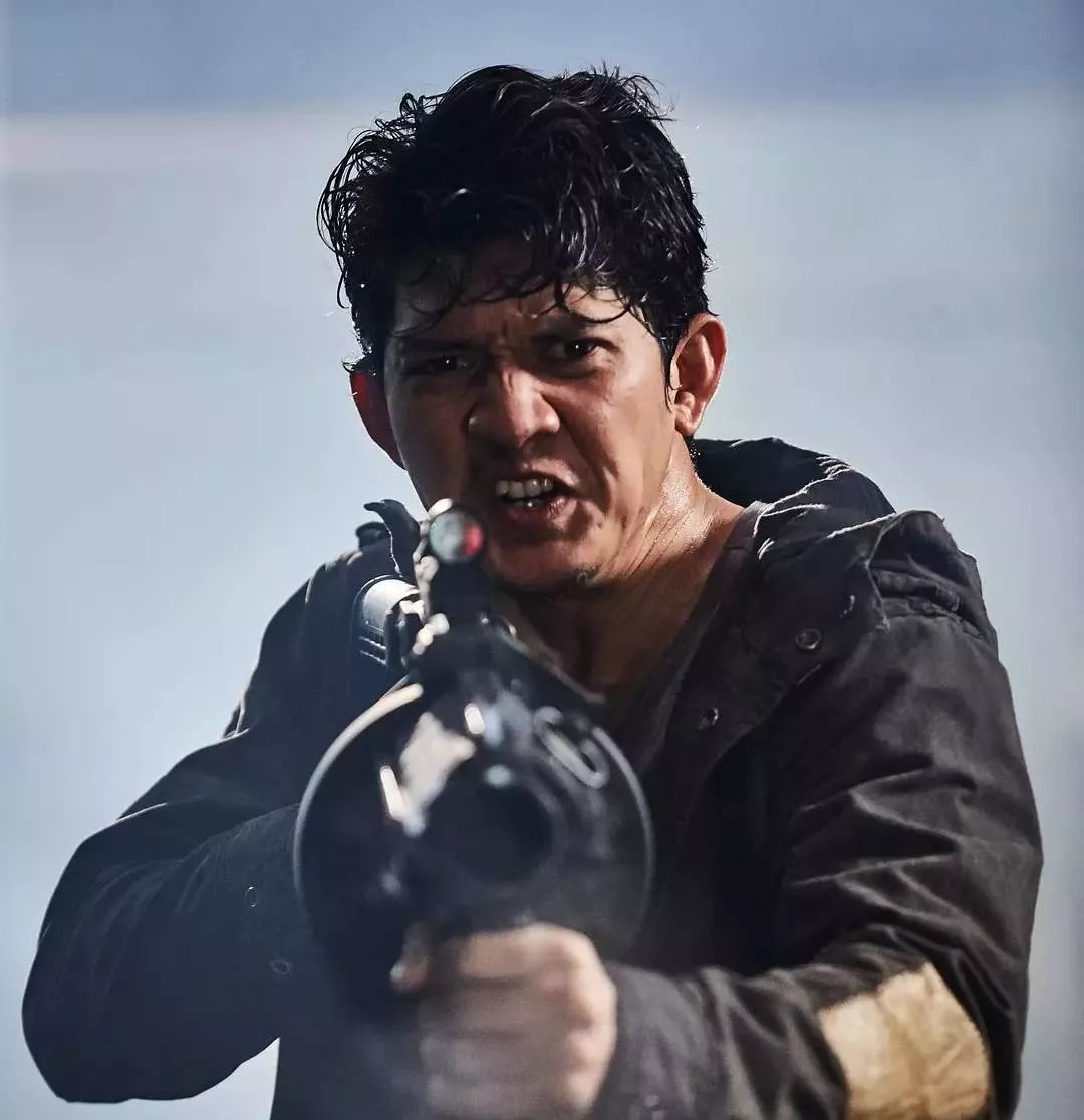 凑齐这四个男人的电影,除了打,就没什么可拍的了