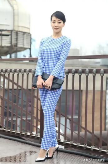 陈紫函皮衣照 (陈紫函低领礼服照片)