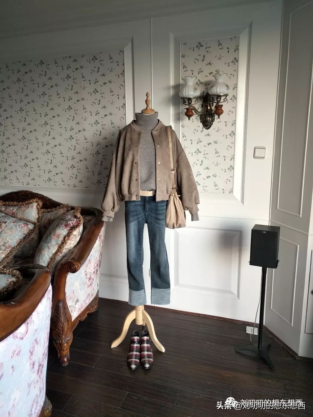 春季套头超薄羊绒衫搭配,夹克式羊绒外套怎么搭配