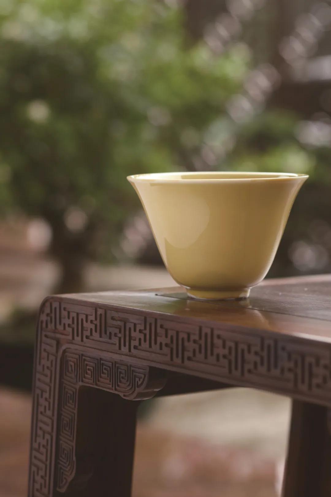 拍卖场无“君子协定”，200万拿下嘉靖*钟金**杯