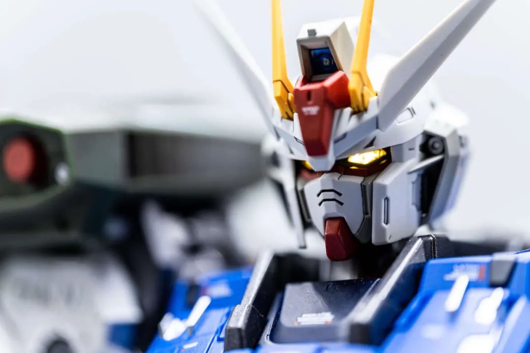 pg强袭高达头部拼装,pg强袭自由拼装过程