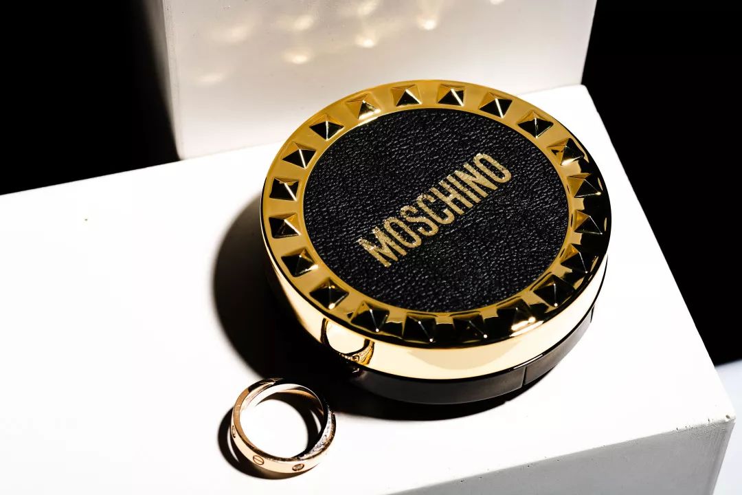 ysl閾惰壊姘斿灚10鍙峰拰20鍙峰姣旀潕浣崇惁,鏉庝匠鐞︾洿鎾棿blankme姘斿灚鑹插彿