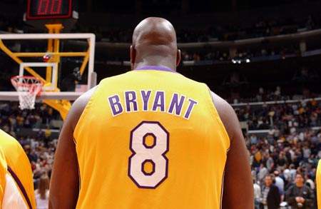 奥胖为什么穿科比8号球衣,奥胖穿8号球衣