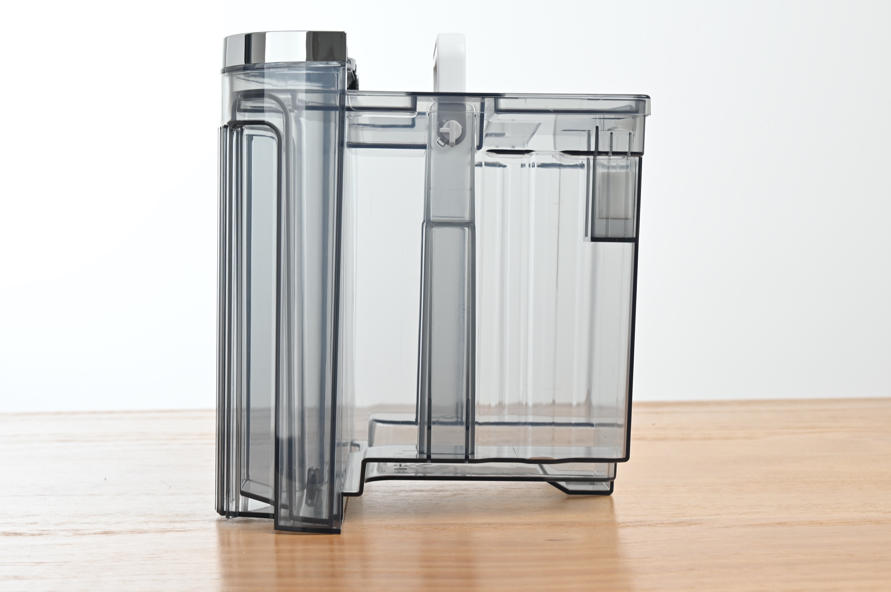 为了保卫乐高箱子,斥“巨资”买了一台德业抽湿机