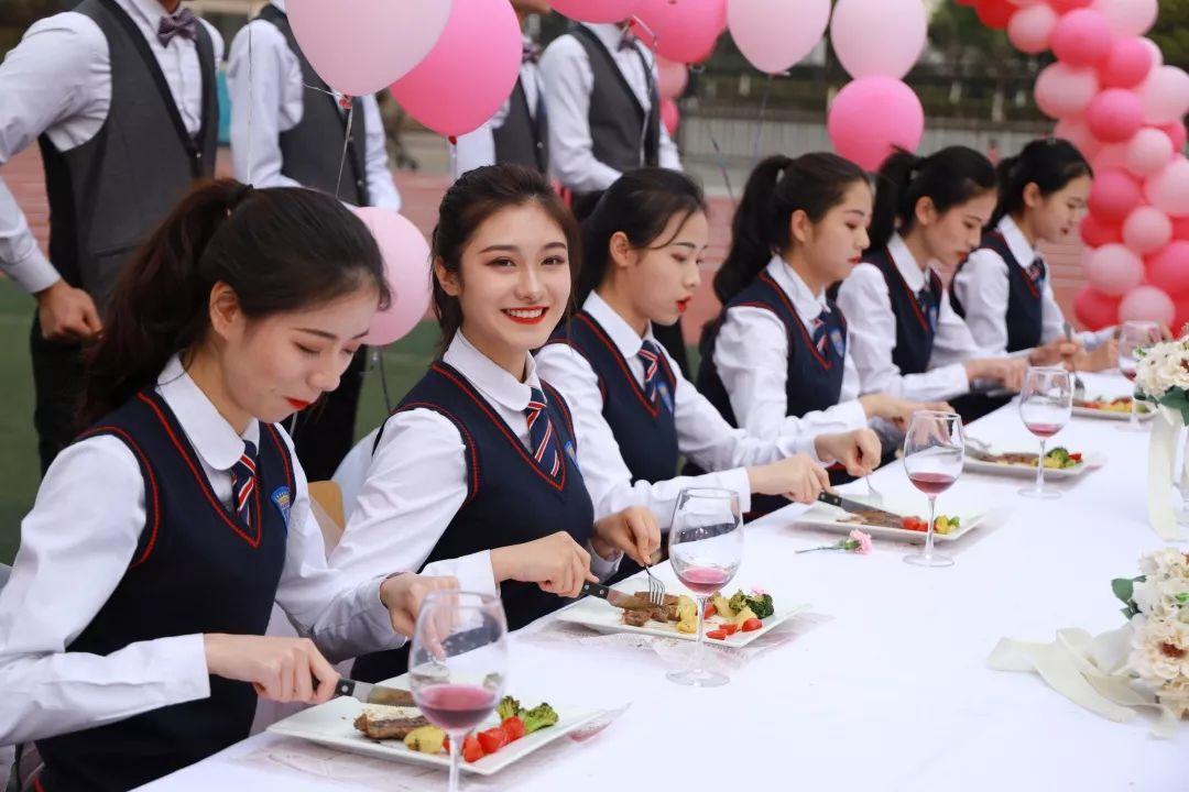 成都航空旅游职业学院中专就业,成都航空旅游职业学校招生