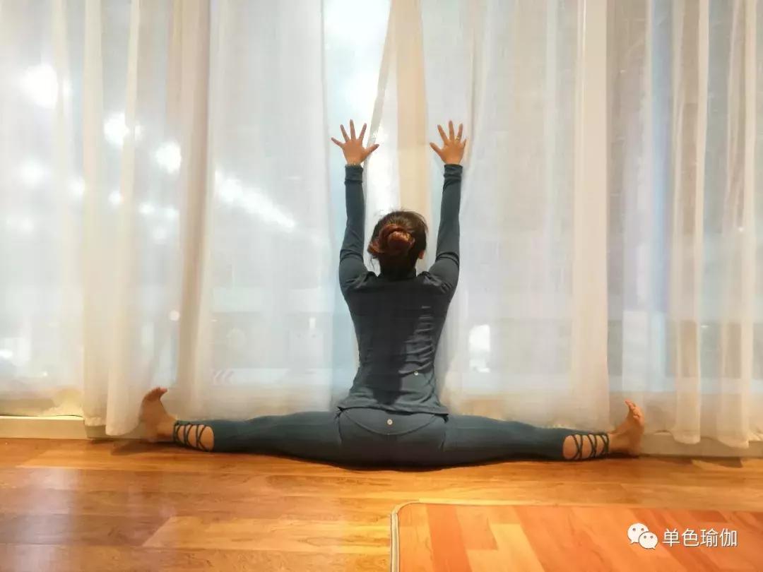 零基础解锁一字马教你一招,你有一份健身攻略注意查收