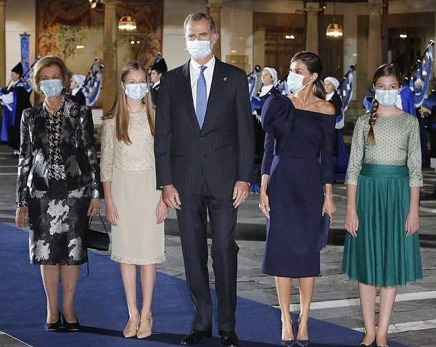 西班牙王室莱昂诺尔公主近况,西班牙王室圣诞贺卡