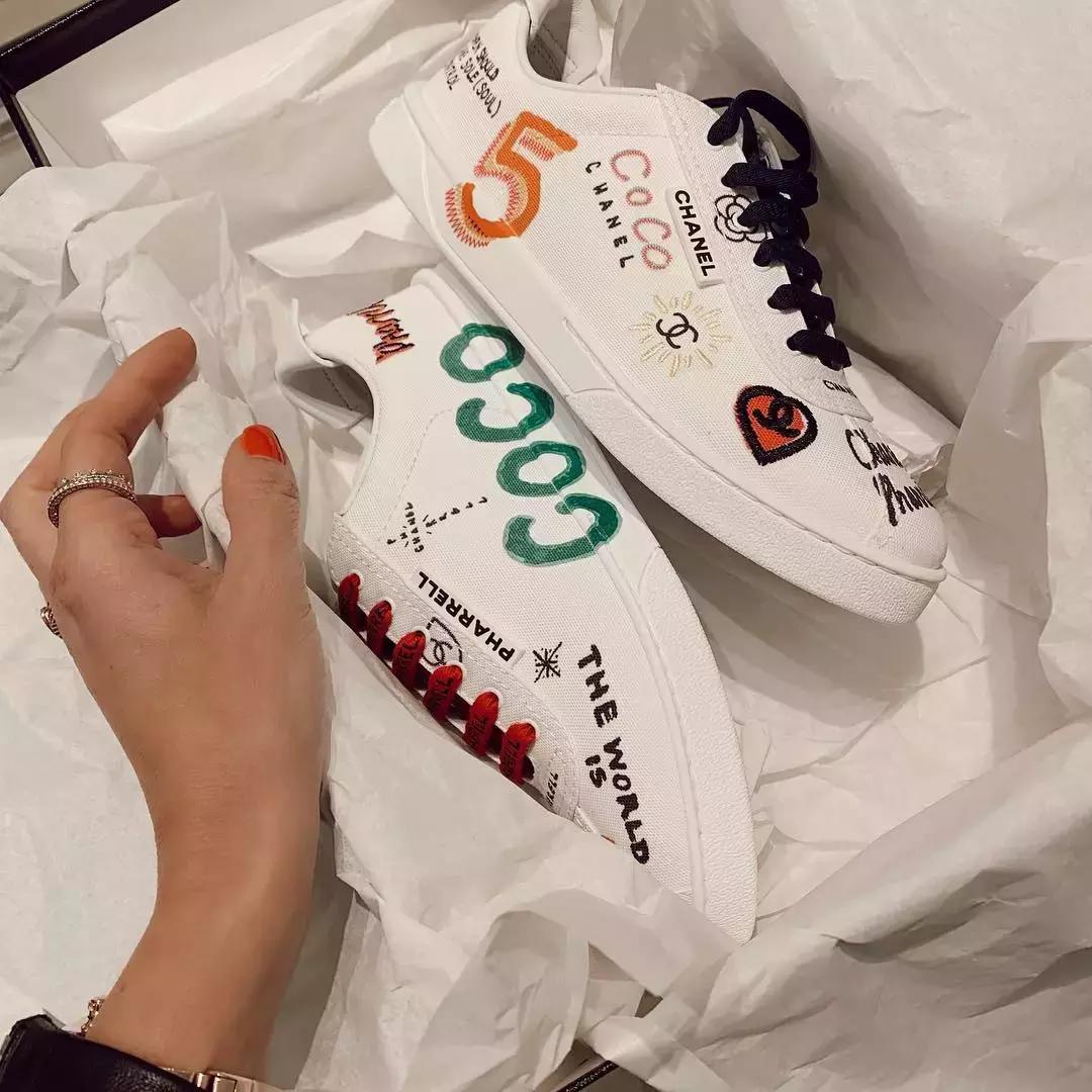 时髦就得穿高跟鞋？！nonono小白鞋也可以