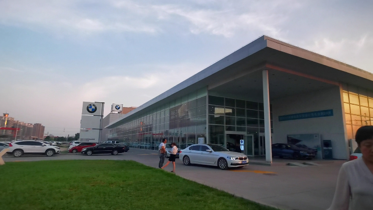 白色宝马车最新处理结果,白色宝马掉漆修复