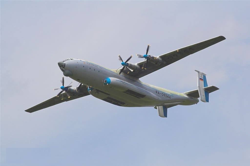 苏联安22巨型运输机,世界上最大的飞机安22运输机