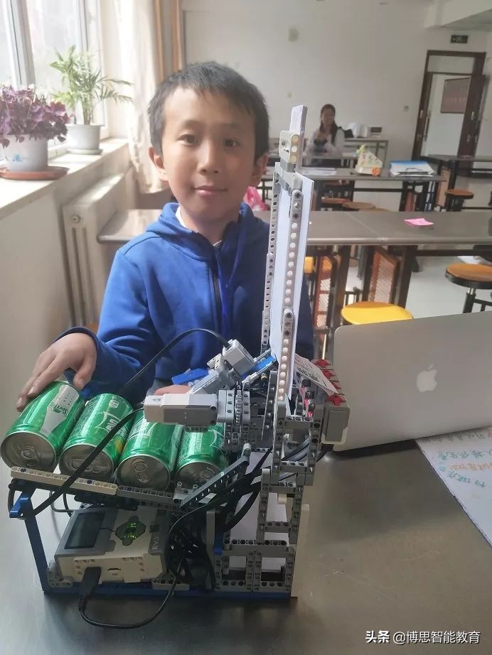 全国机器人大赛团队赛,全国机器人大赛中各种机器人介绍