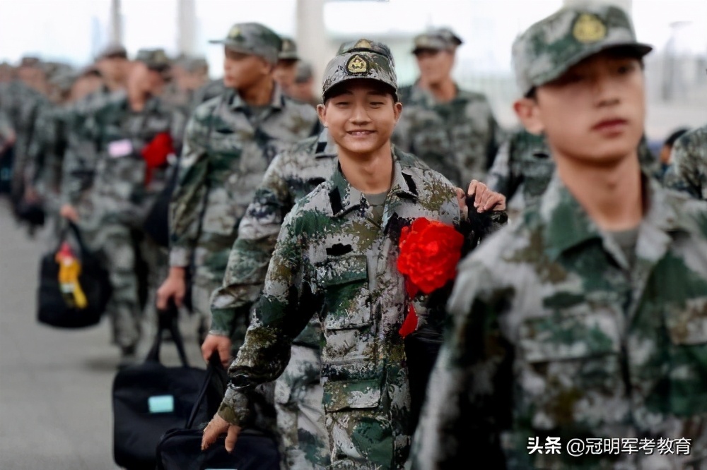 义务兵满服役期会强留吗,义务兵满两年想留下容易吗