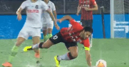 足球比赛胡尔克,胡尔克足球大力射门