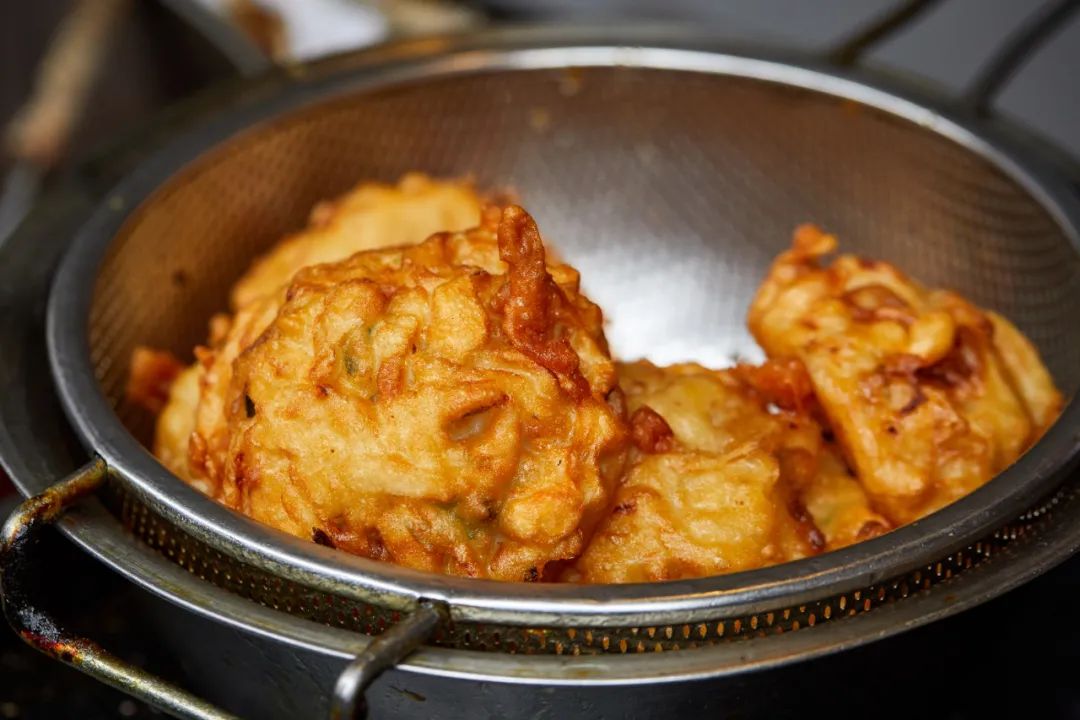 一到10月挤破头，这小镇也太好吃了吧