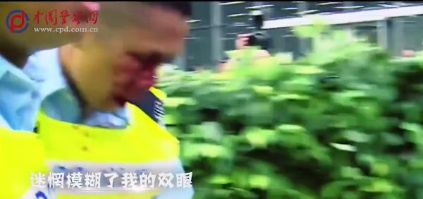 港警中箭,中箭蓝衣