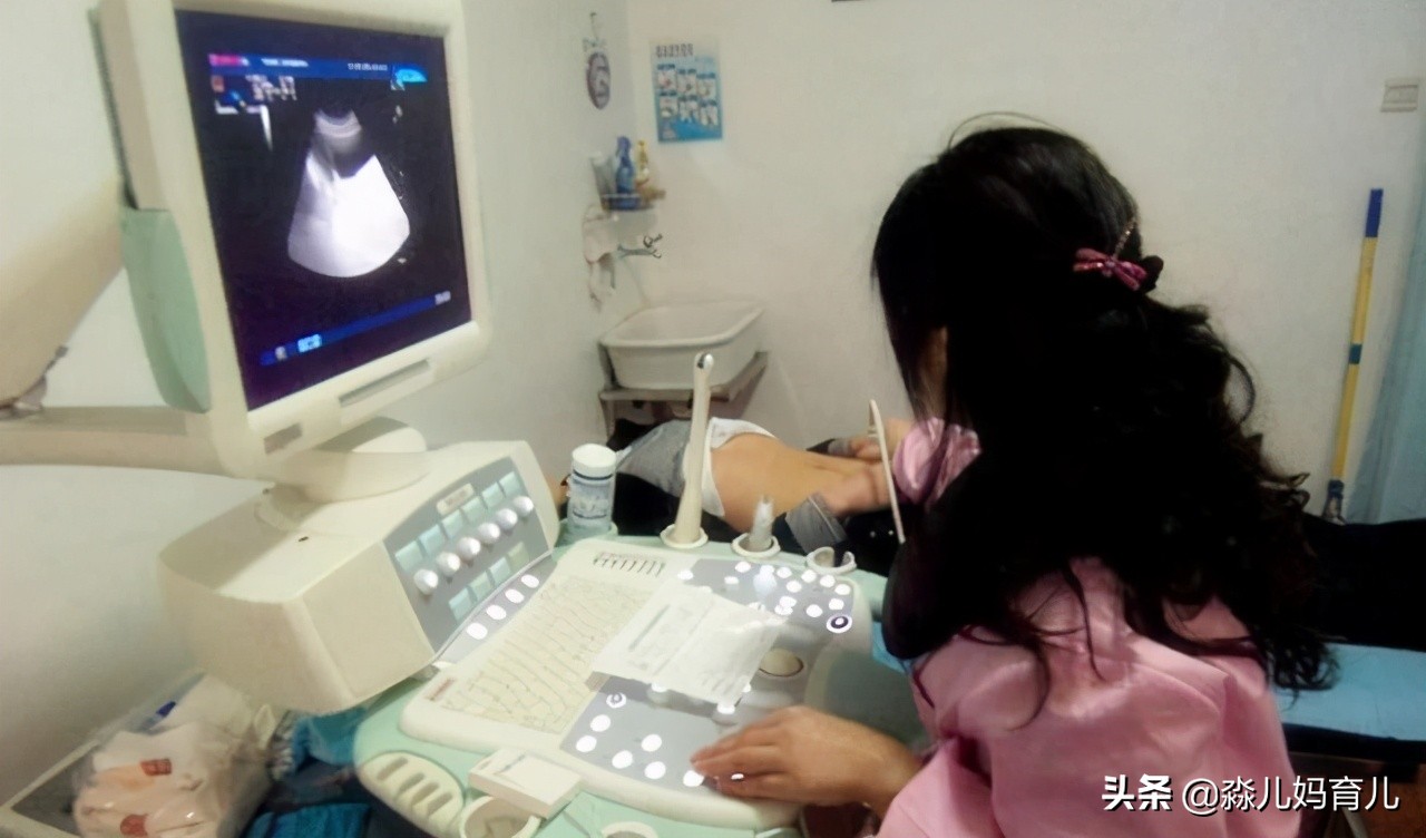 高二女孩书包发现这个，妈妈气得断绝母女关系